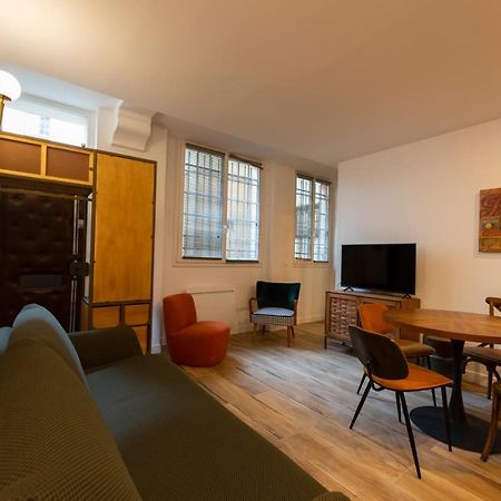 Au Pied De La Tour Apartment Paris Exterior photo